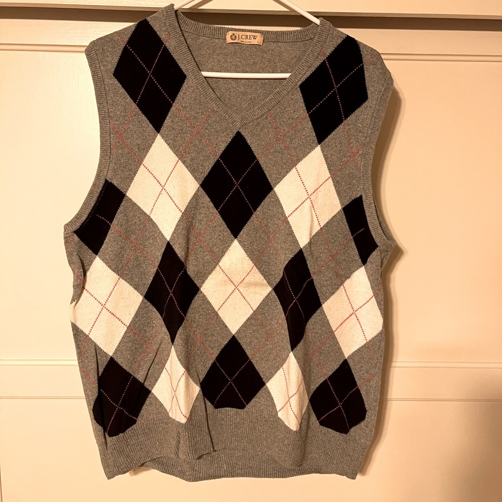 Men’s argyle J-Crew sweater vest size L - great condition